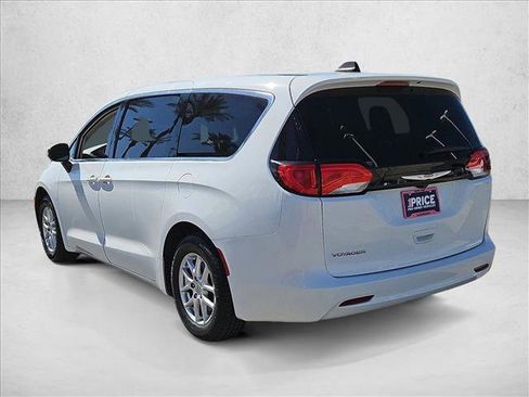Used 2023 Chrysler Voyager LX image 9