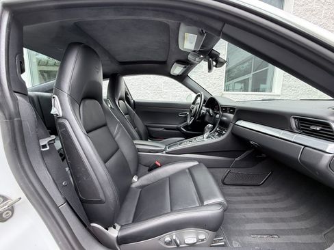 Used 2017 Porsche 911 Carrera 4 AWD/4WD image 42