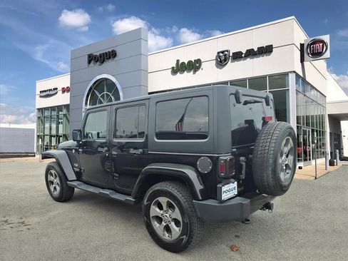 Used 2017 Jeep Wrangler Unlimited Sahara image 3