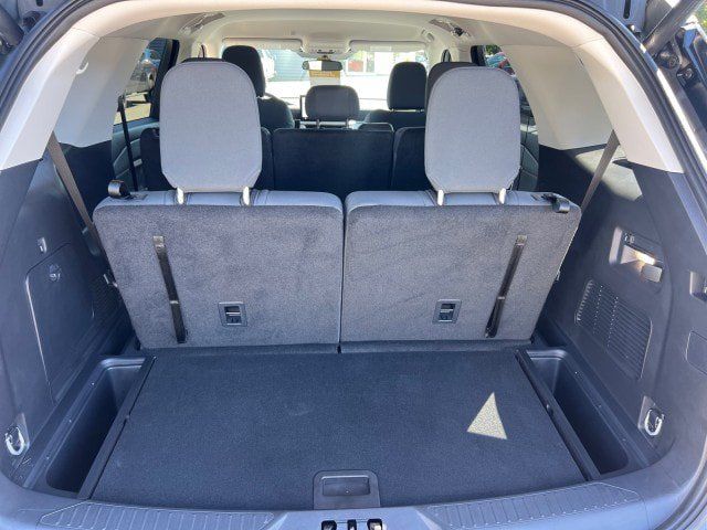 Used 2025 Ford Explorer Active AWD/4WD image 26
