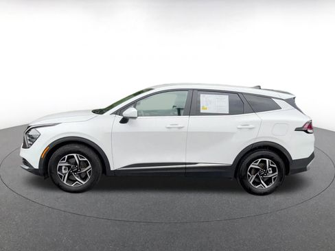 Used 2025 Kia Sportage LX FWD image 9