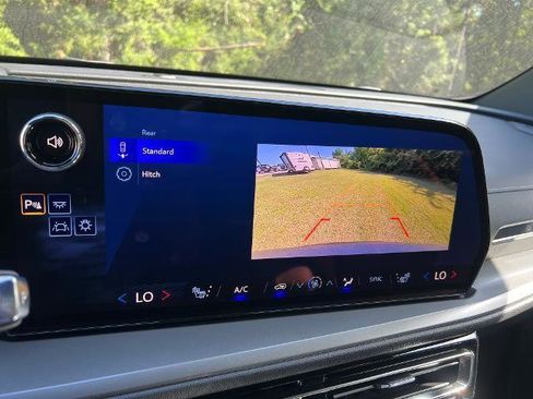 New 2025 Chevrolet Traverse LT image 18