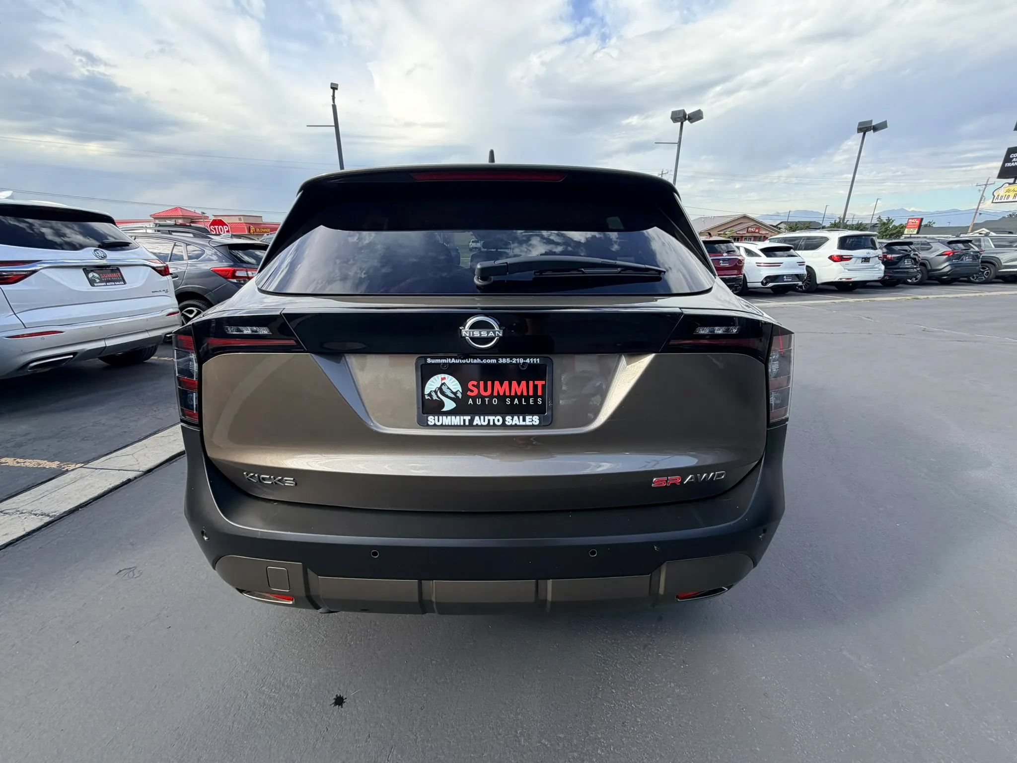 Used 2025 Nissan Kicks SR AWD/4WD image 4
