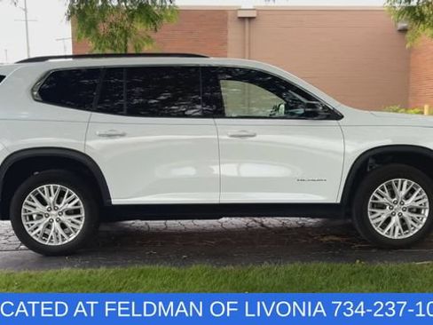 Used 2024 GMC Acadia Elevation w/ Luxury Package FWD image 9