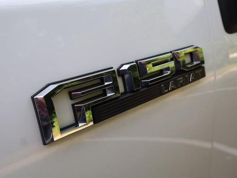 Used 2019 Ford F150 Lariat AWD/4WD image 17