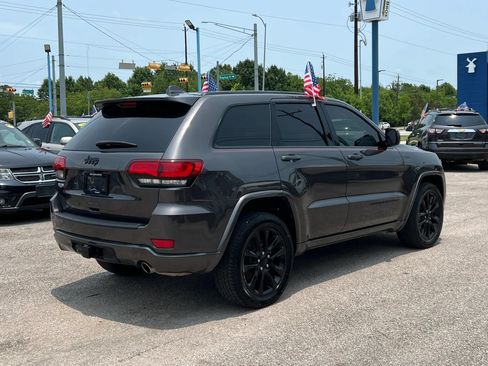 Used 2021 Jeep Grand Cherokee Laredo X RWD image 6
