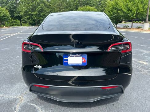 Used 2024 Tesla Model Y 2WD image 19