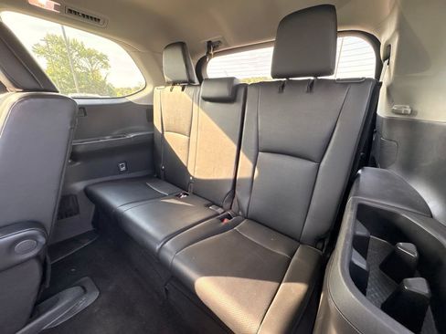 Used 2025 Toyota Grand Highlander AWD image 27