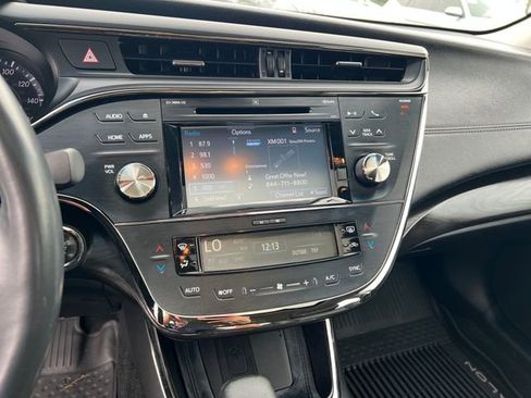 Used 2018 Toyota Avalon Limited w/ All Weather Liner Package FWD image 17