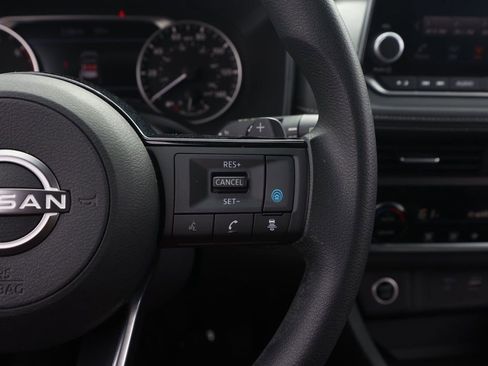 Used 2023 Nissan Rogue SV image 27