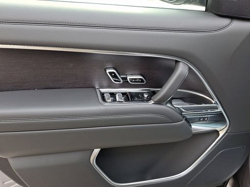 New 2026 Land Rover Range Rover SE image 10