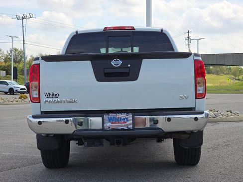 Used 2014 Nissan Frontier SV w/ SV Value Truck Package RWD image 5