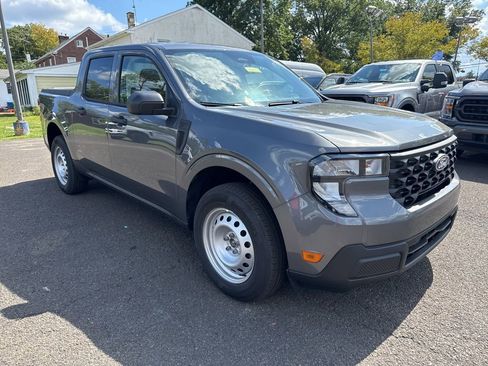 New 2025 Ford Maverick XL image 2