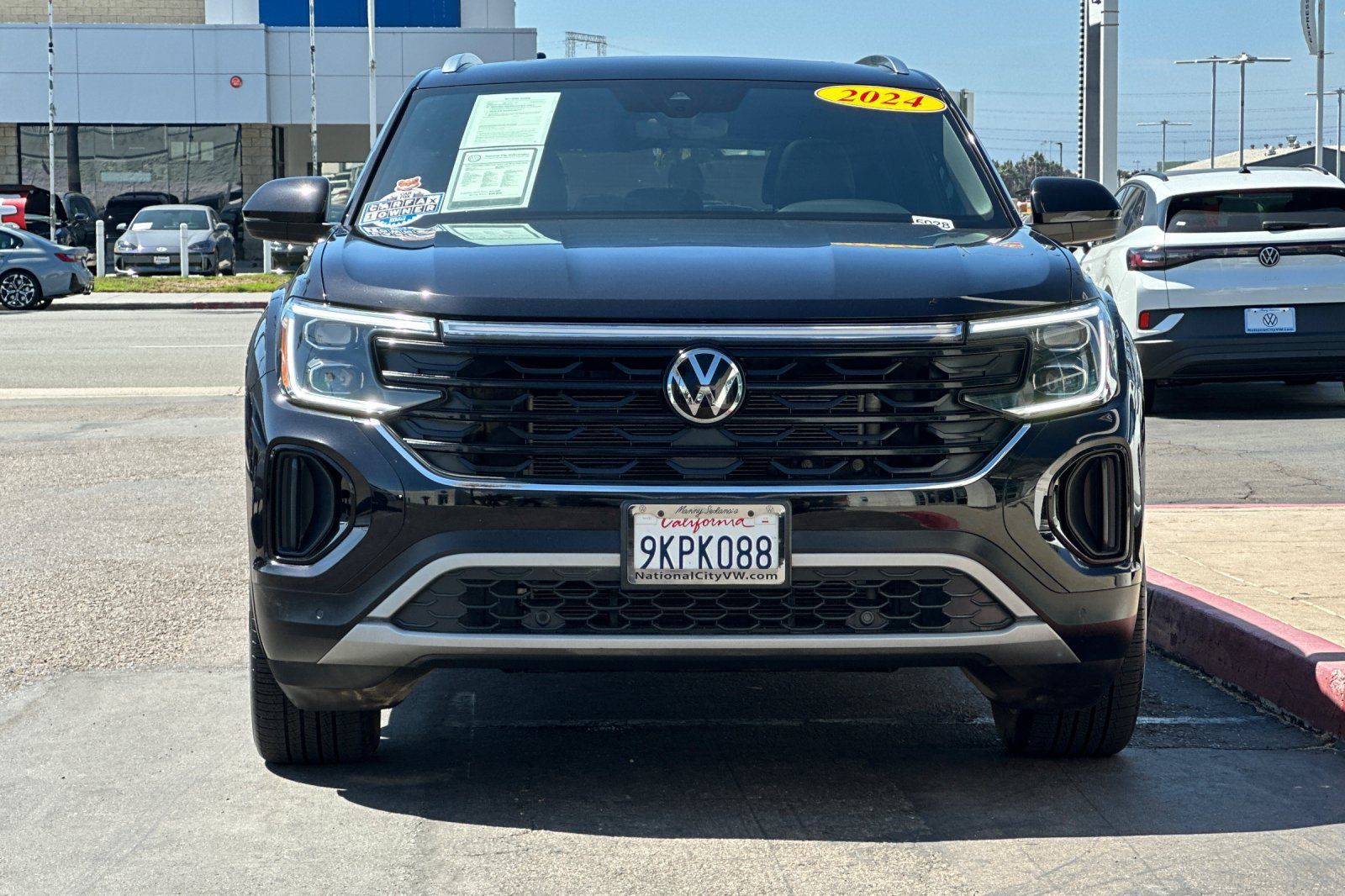Used 2024 Volkswagen Atlas Cross Sport SE FWD image 9