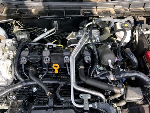 Used 2025 Nissan Altima 2.5 SV FWD image 32