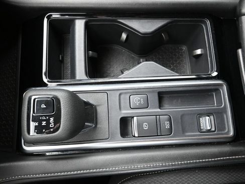 Certified 2024 Nissan Pathfinder SV image 18