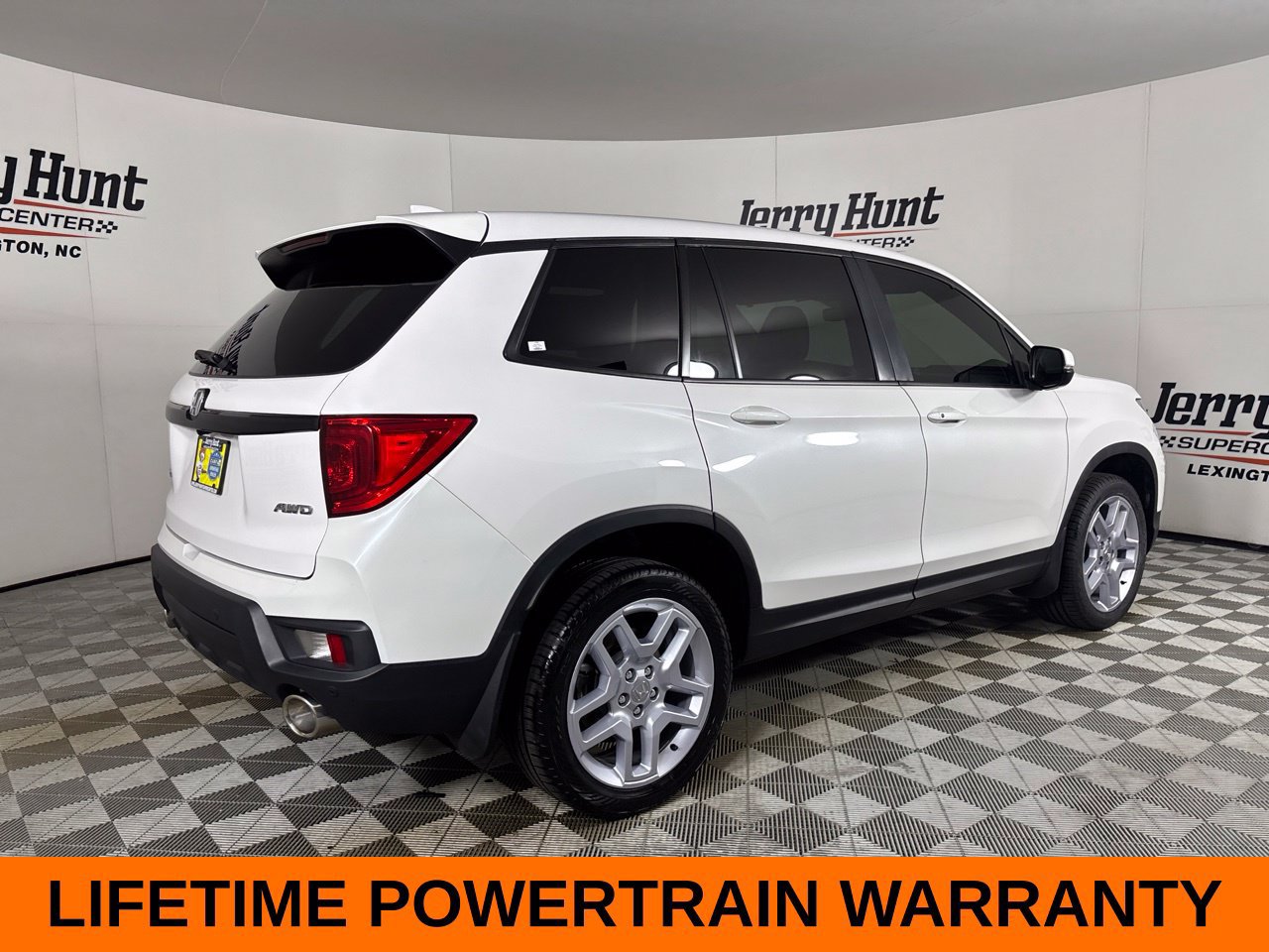 Used 2025 Honda Passport EX-L image 5