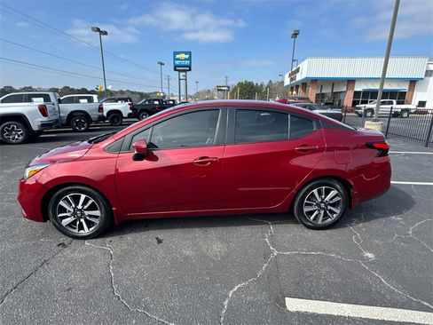Used 2021 Nissan Versa SV image 9