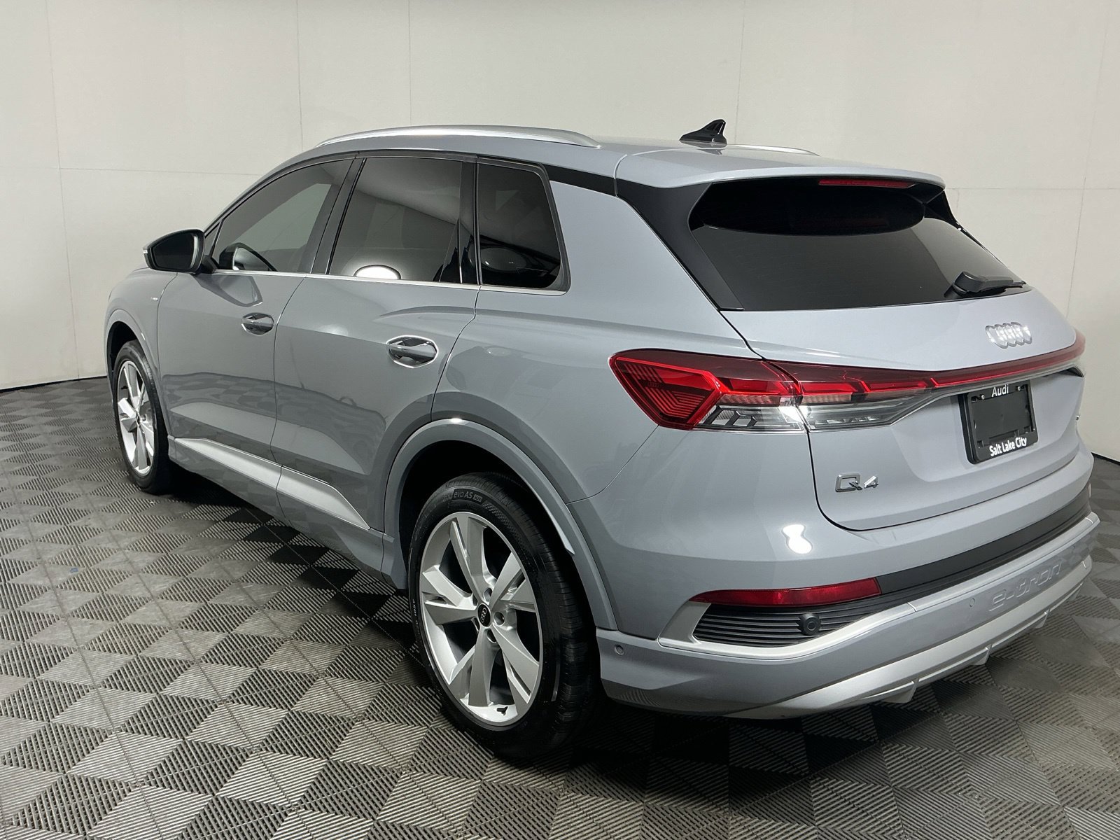 Used 2023 Audi Q4 e-tron Prestige w/ 20" Wheel Package AWD/4WD image 6