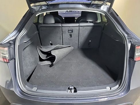 Used 2023 Tesla Model Y Long Range image 11