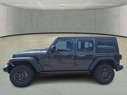Used 2024 Jeep Wrangler Unlimited Sport AWD/4WD image 2