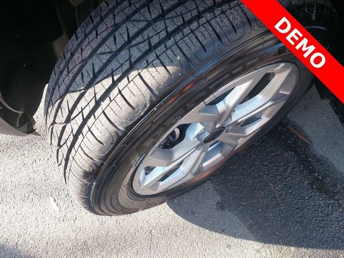 New 2025 Jeep Compass Sport image 34