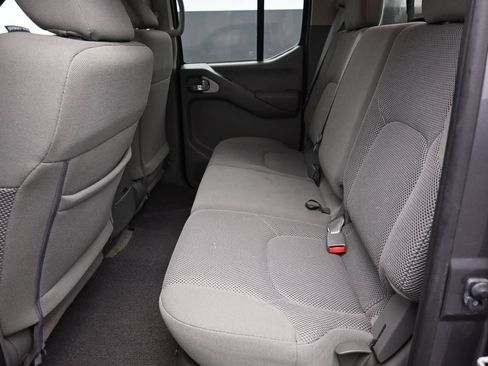 Used 2018 Nissan Frontier SV AWD/4WD image 7