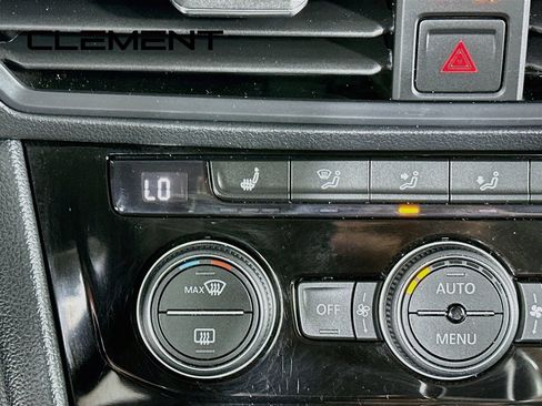 Used 2023 Volkswagen Jetta SE FWD image 22