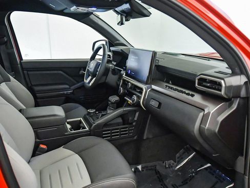 Used 2024 Toyota Tacoma TRD Sport w/ TRD Sport Upgrade Package image 18