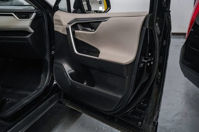 Used 2020 Toyota RAV4 Limited AWD/4WD image 41