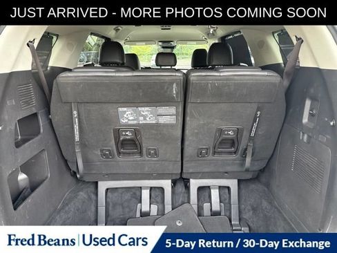 Used 2023 Kia Carnival EX FWD image 12