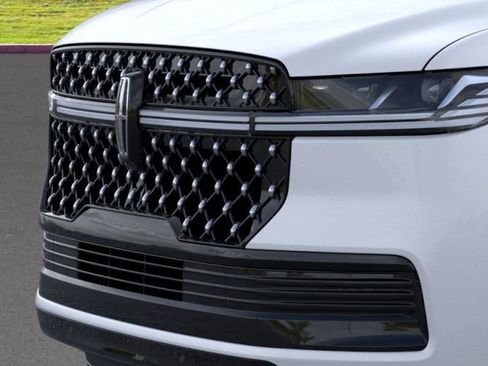 New 2025 Lincoln Navigator L Black Label image 17