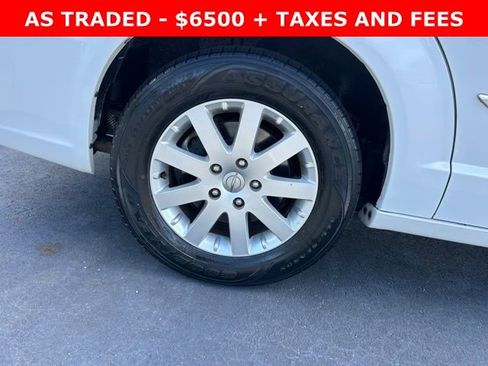 Used 2015 Chrysler Town & Country Touring image 7