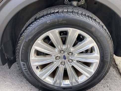 Used 2020 Ford Explorer Limited w/ Class III Trailer Tow Package image 13