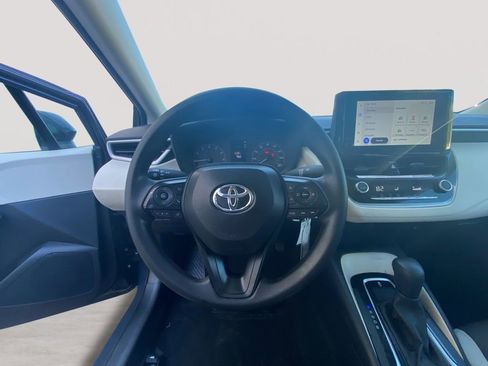 Used 2025 Toyota Corolla LE FWD image 12