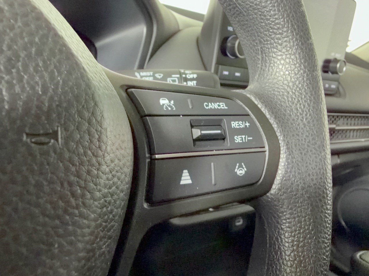 Used 2025 Honda HR-V LX image 19