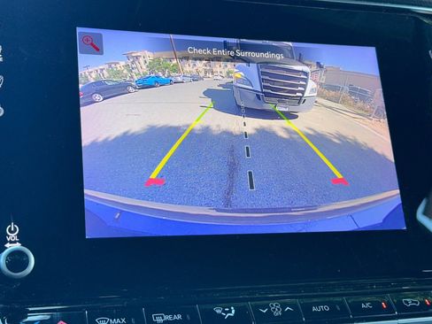 Certified 2023 Jeep Wagoneer Series III w/ Preferred Equipment Group AWD/4WD image 24