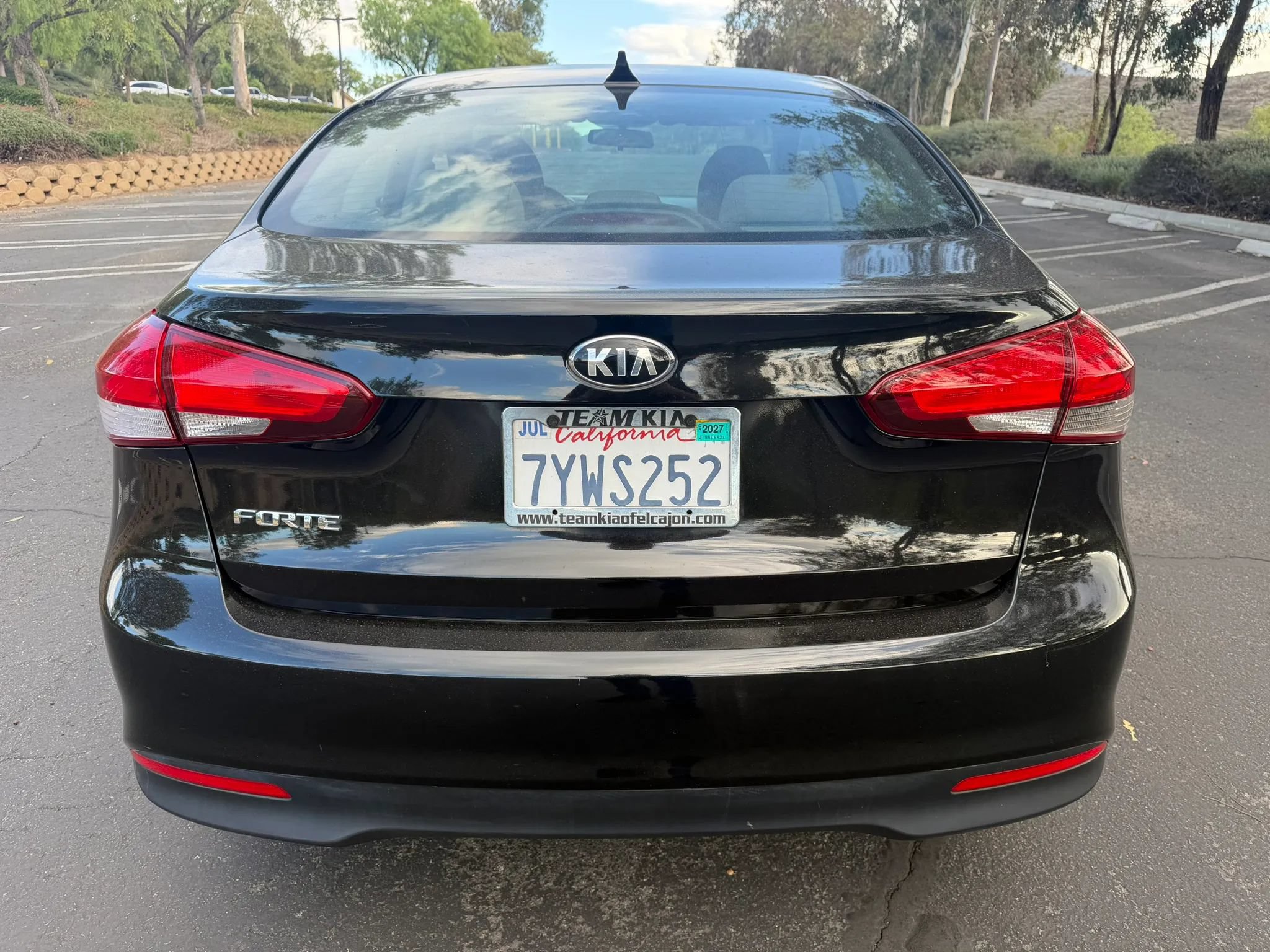 Used 2017 Kia Forte LX FWD image 4