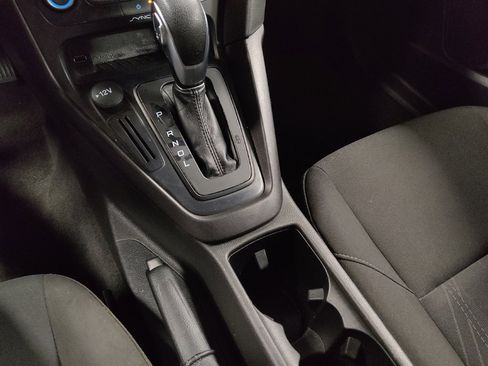 Used 2018 Ford Focus SE image 26