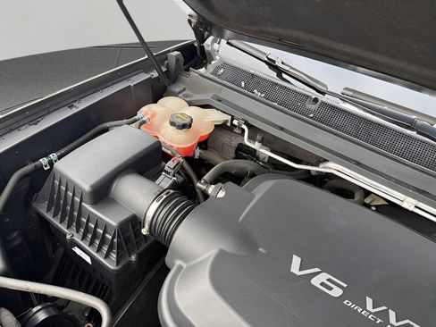 Used 2018 Chevrolet Colorado ZR2 image 30