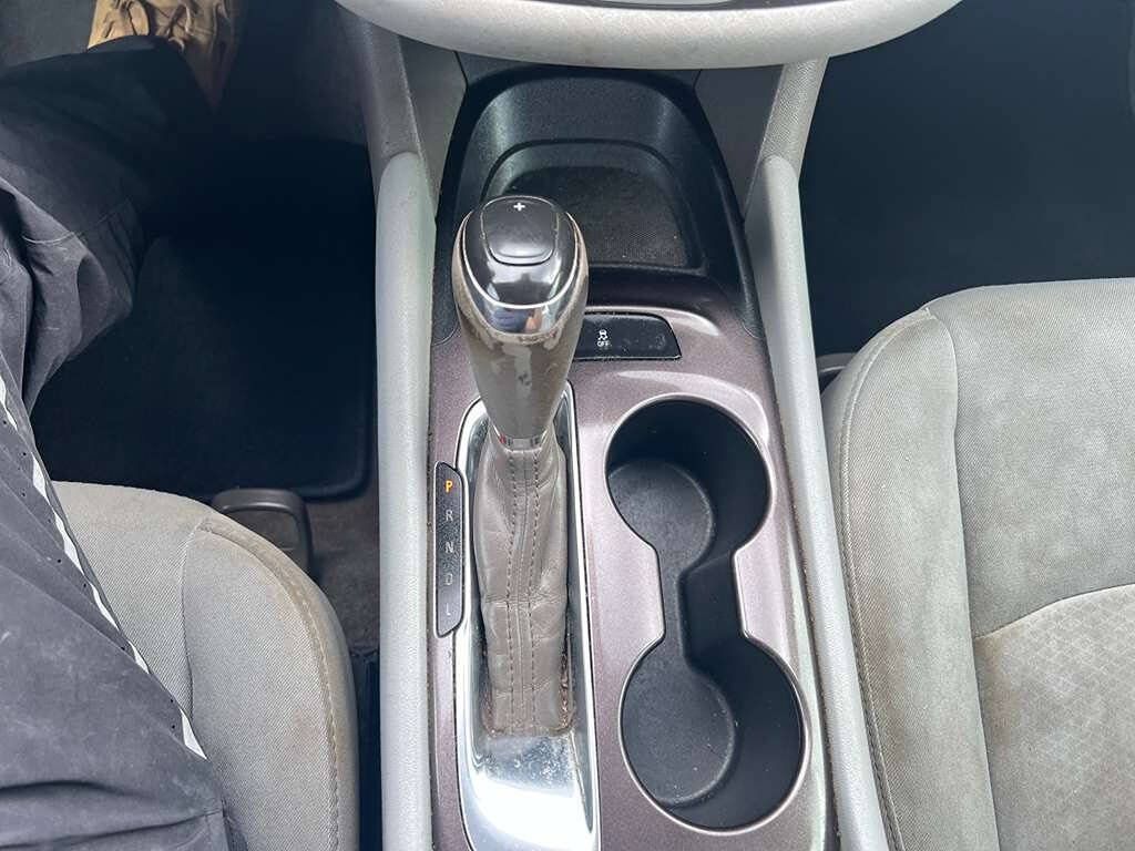 Used 2018 Chevrolet Malibu LS FWD image 3