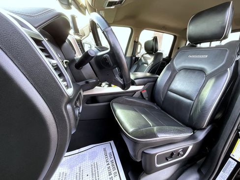 Used 2019 RAM 1500 Laramie image 11