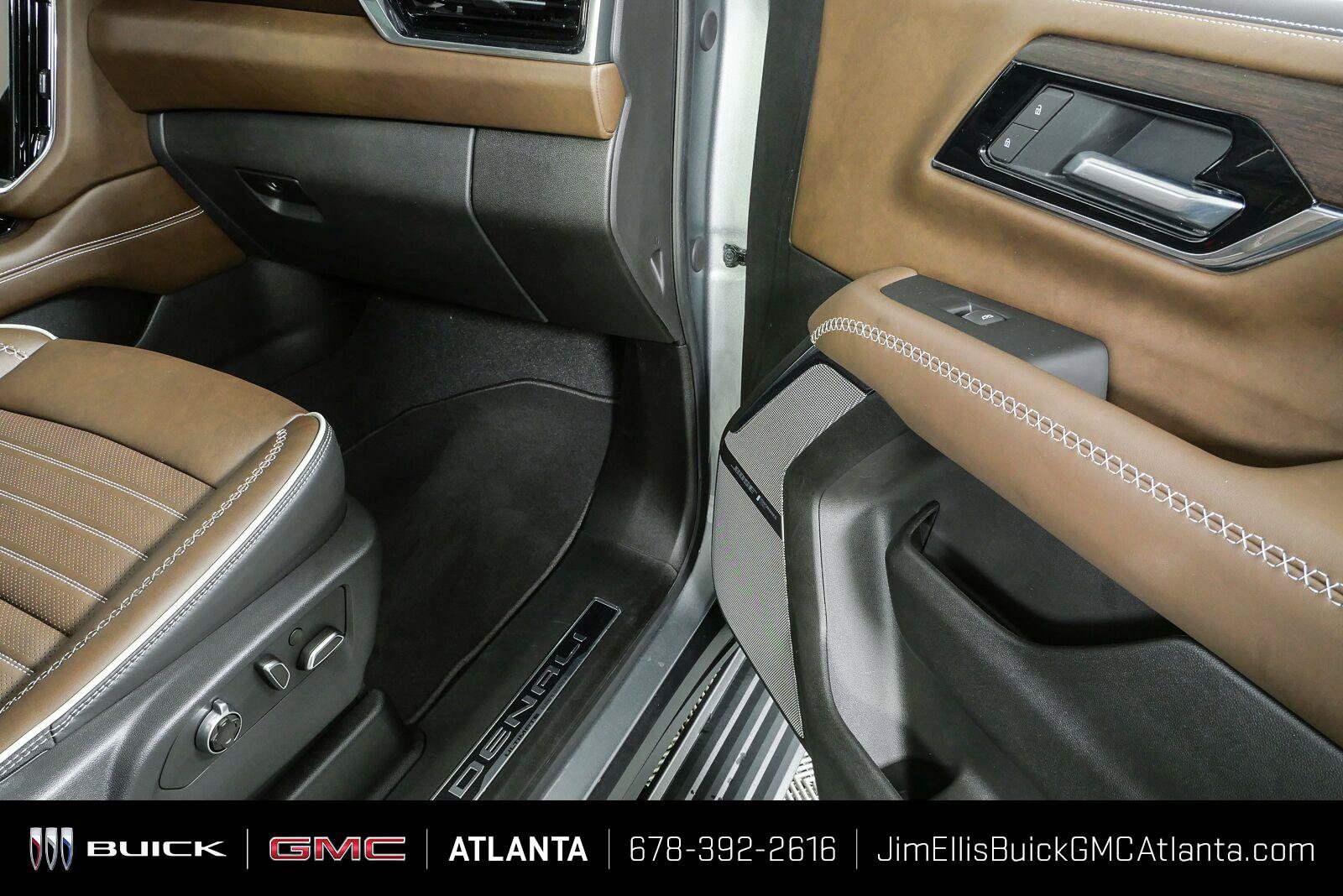 Used 2025 GMC Yukon XL Denali Ultimate w/ LPO, Floor Liner Package AWD/4WD image 28