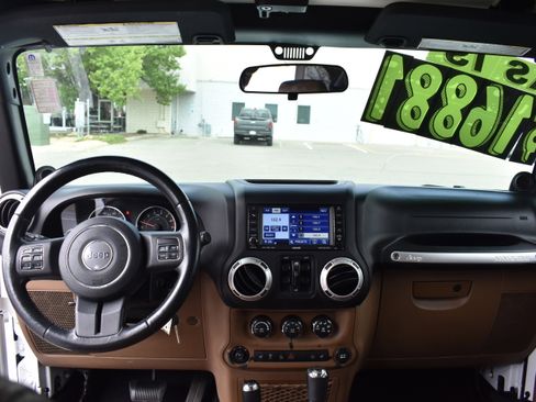 Used 2011 Jeep Wrangler Unlimited Sahara w/ Dual Top Group image 28