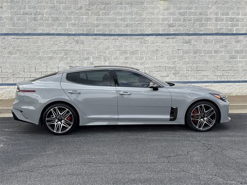 Used 2022 Kia Stinger GT1 image 8