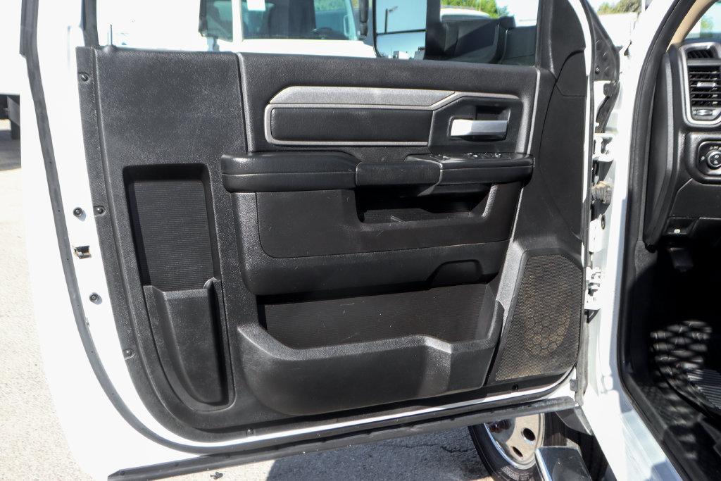 Used 2019 RAM 5500 Tradesman RWD image 16