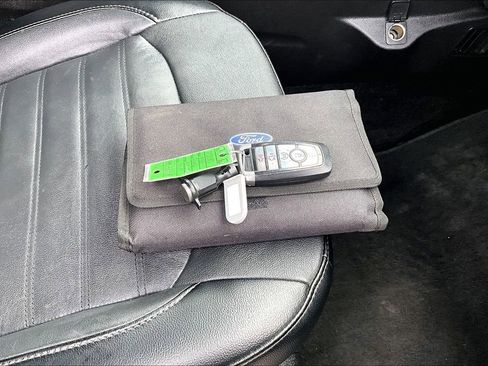 Used 2018 Ford Edge SEL w/ Equipment Group 201A image 11