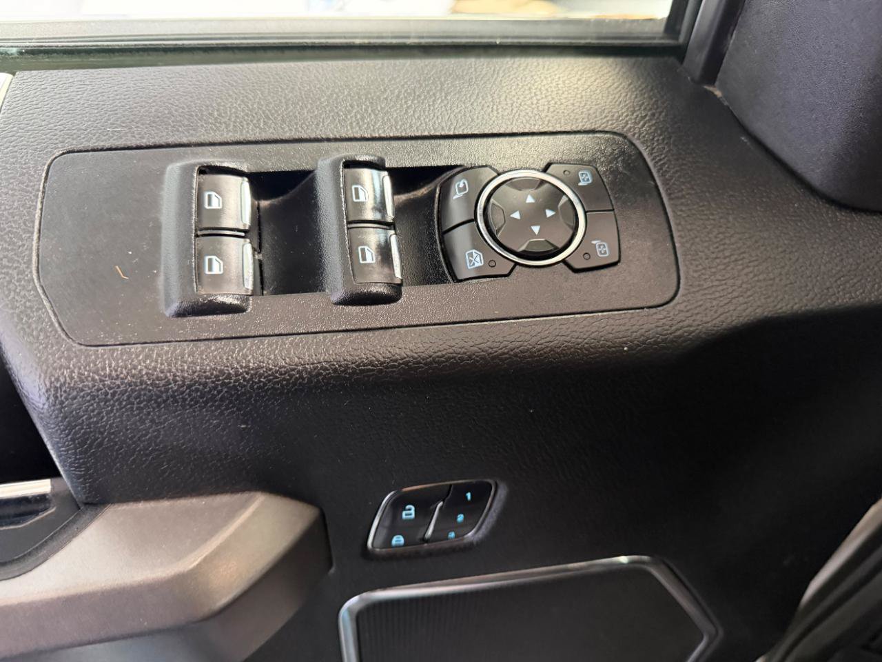 Used 2018 Ford F150 Platinum w/ Technology Package AWD/4WD image 12
