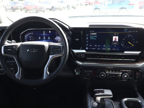 Used 2023 Chevrolet Silverado 1500 RST w/ Redline Edition AWD/4WD image 13