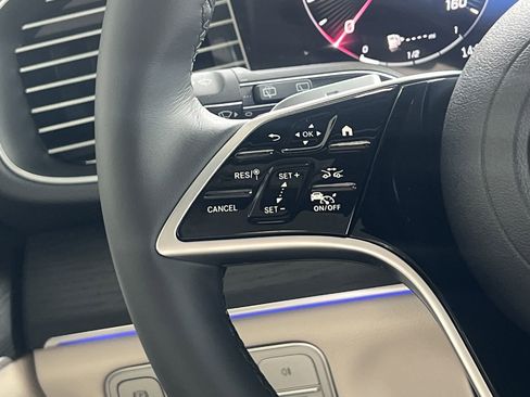 Certified 2025 Mercedes-Benz GLE 450e 4MATIC image 39